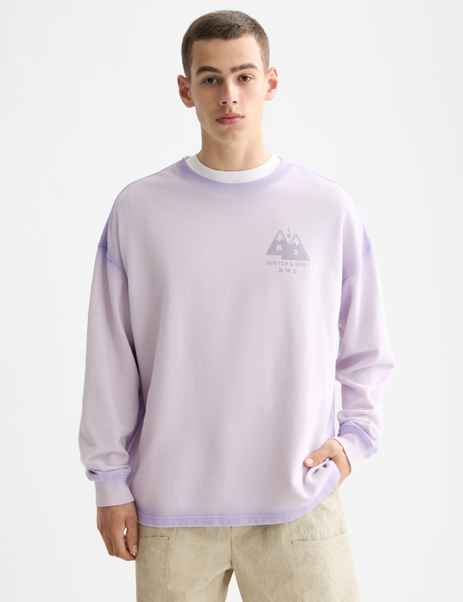 Relaxed fit garment-dyed artwork sweatshirt