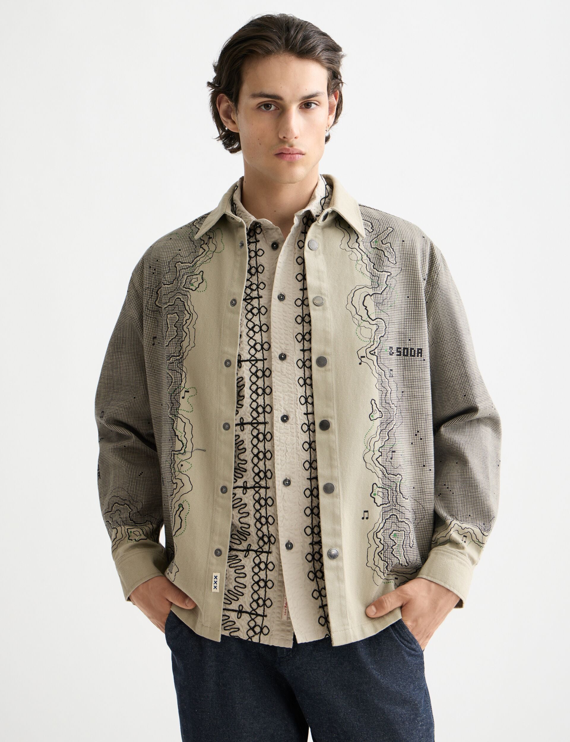 Placement graphic overshirt