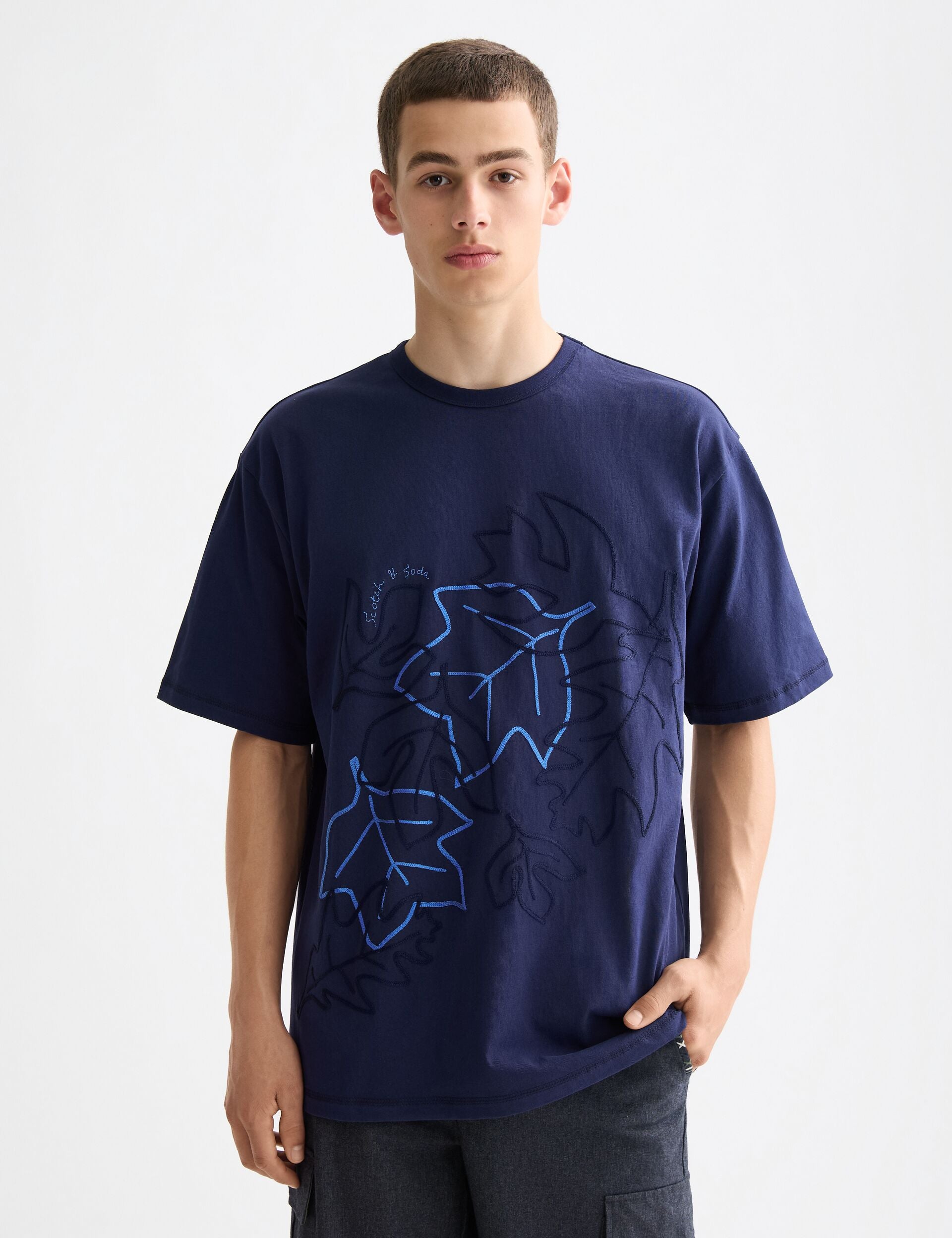 Loose fit Embroidery T-shirt