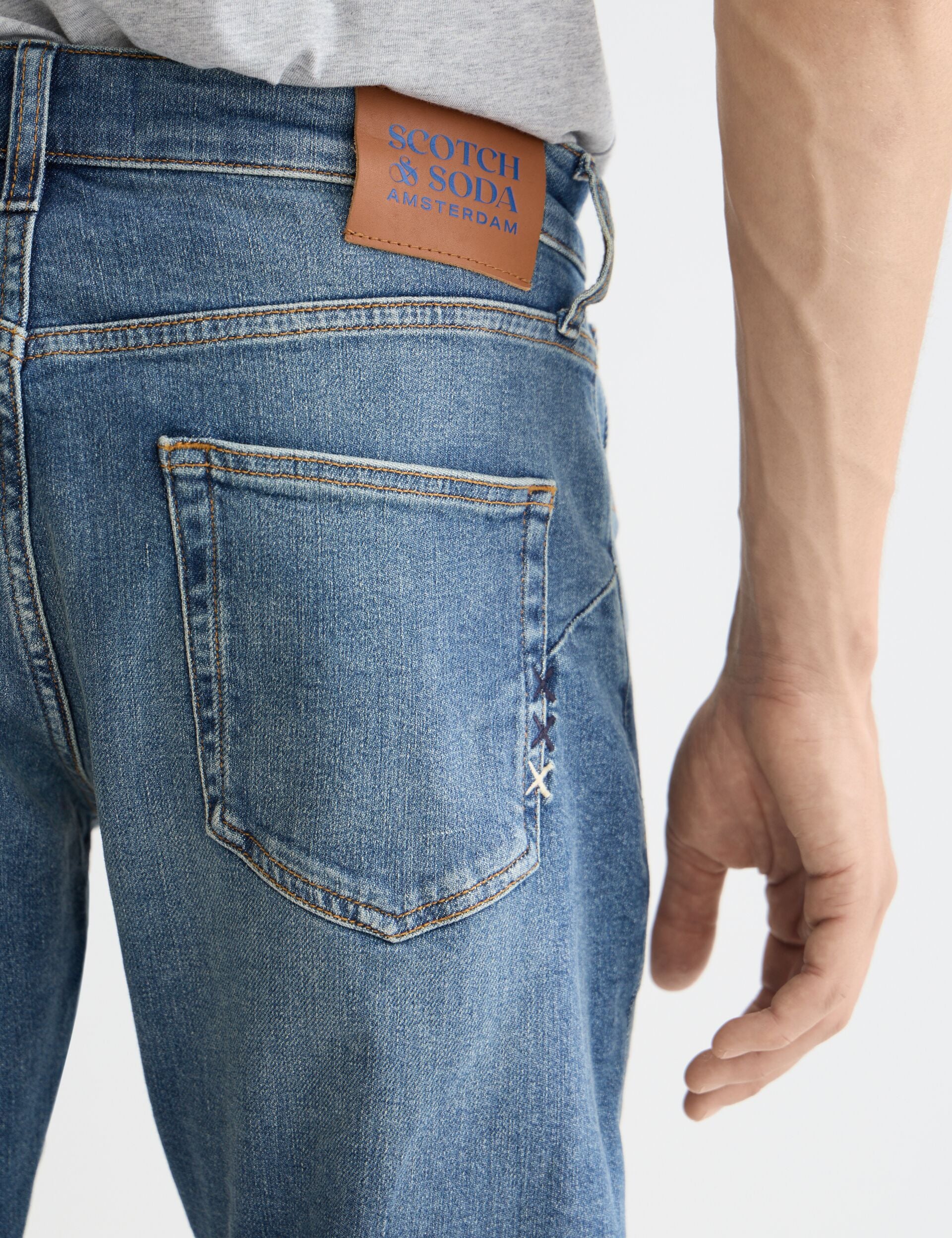 CORE The Zee straight fit jeans — Blue Moves