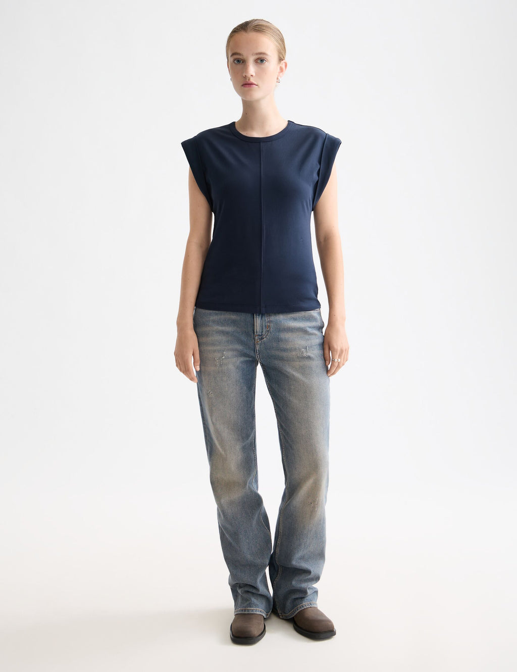 Fitted rolled-up sleeve T-shirt