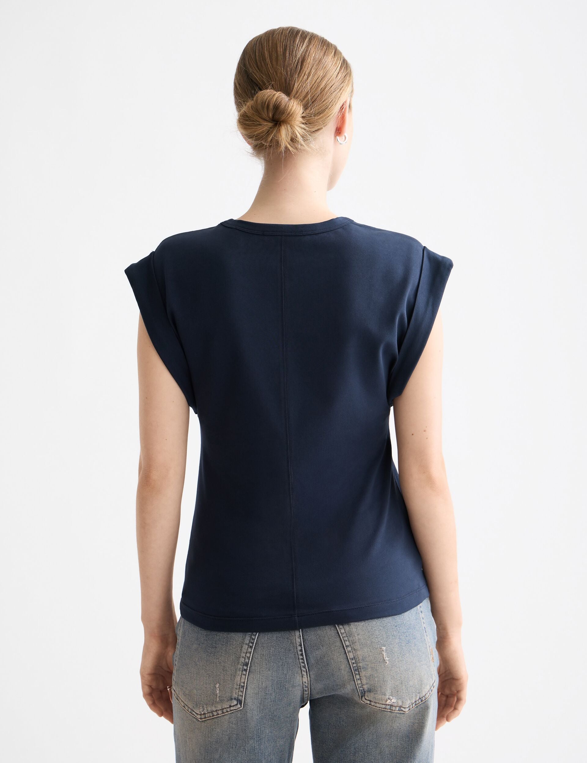 Fitted rolled-up sleeve T-shirt