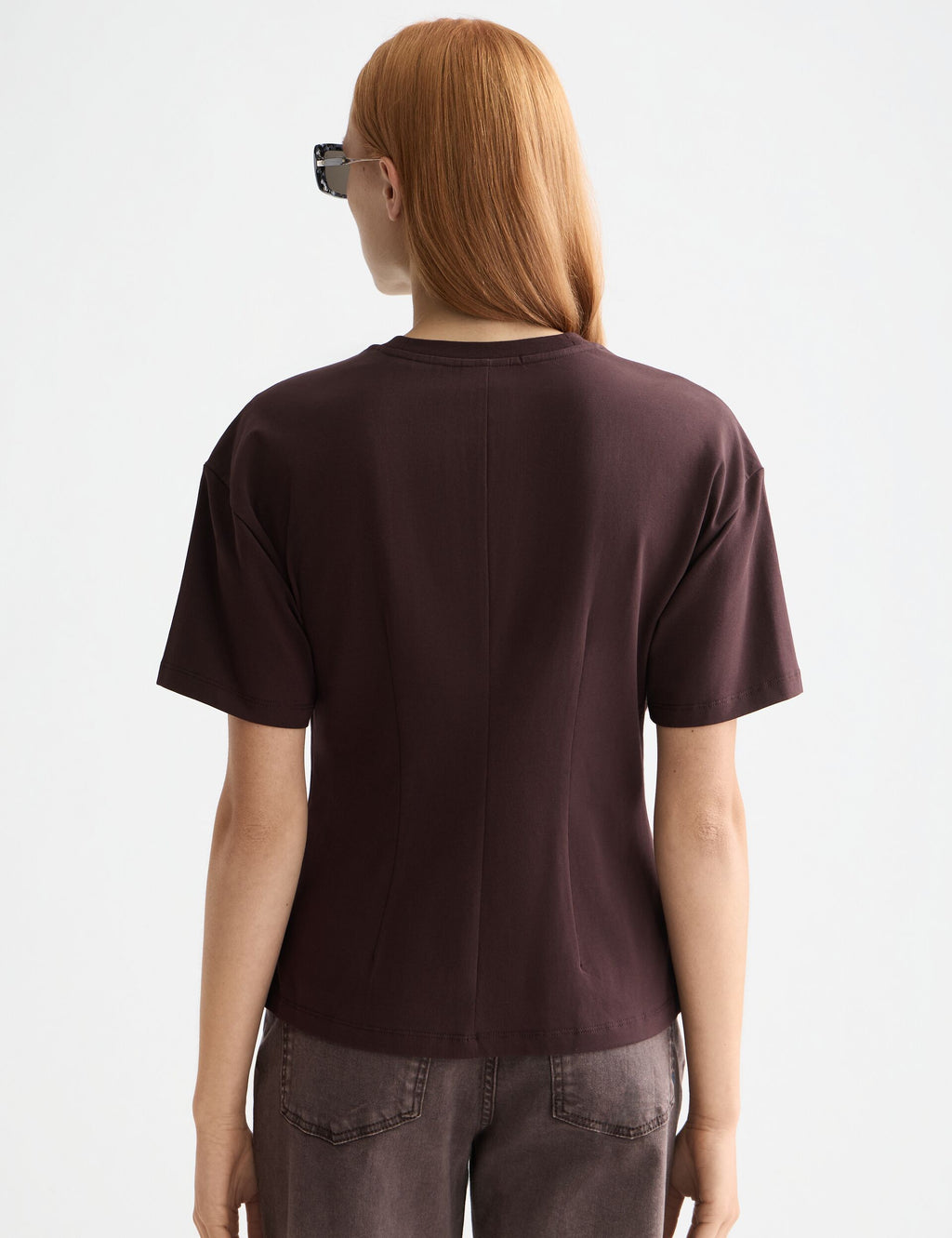 T-shirt with shaping