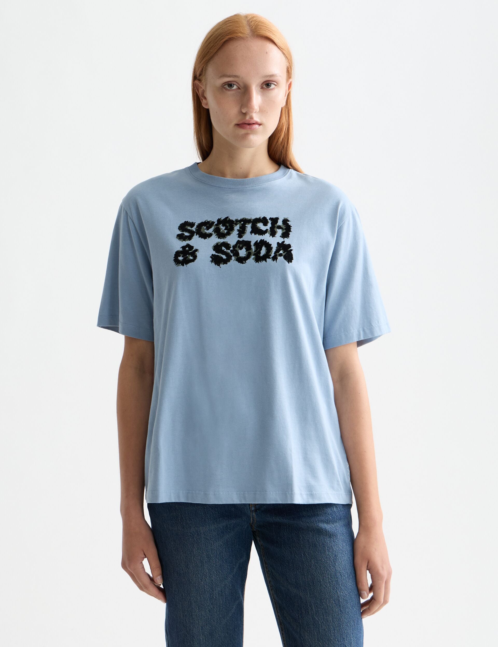 Loose fit T-shirt with leopard artwork