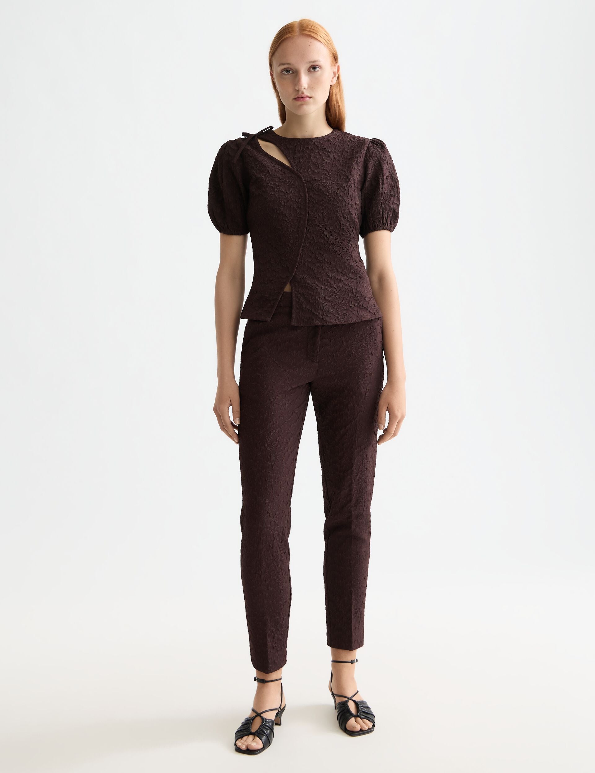 Puff sleeve textured top