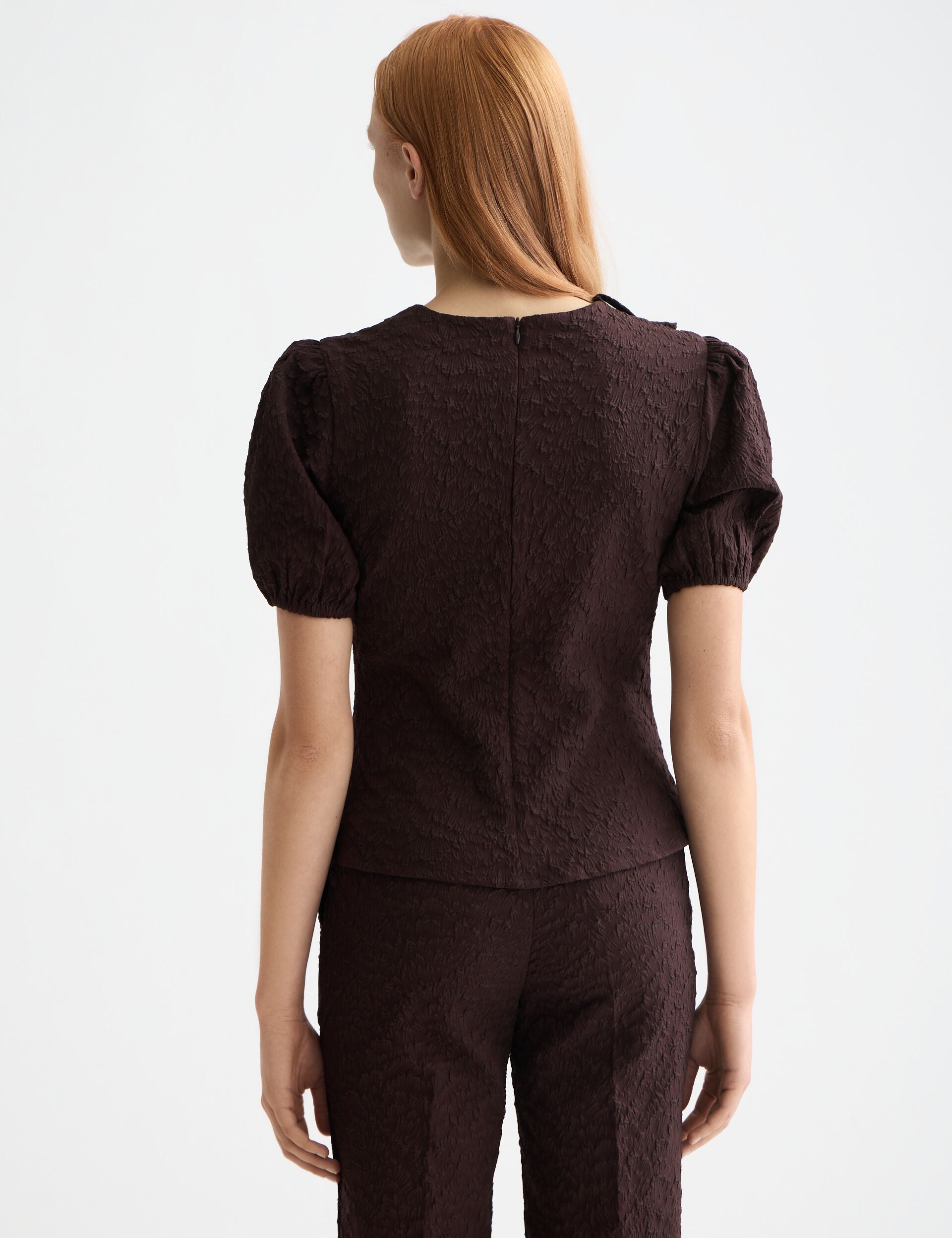 Puff sleeve textured top