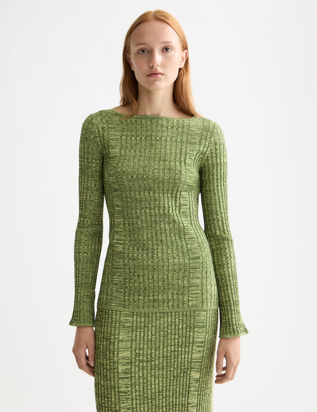 Ribbed knitted pullover