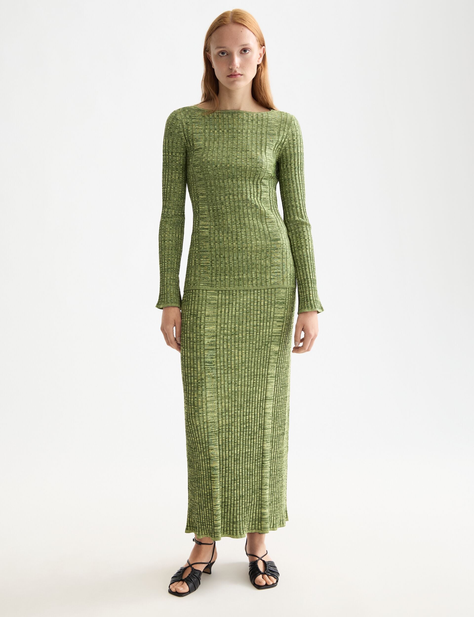 Ribbed knitted maxi skirt