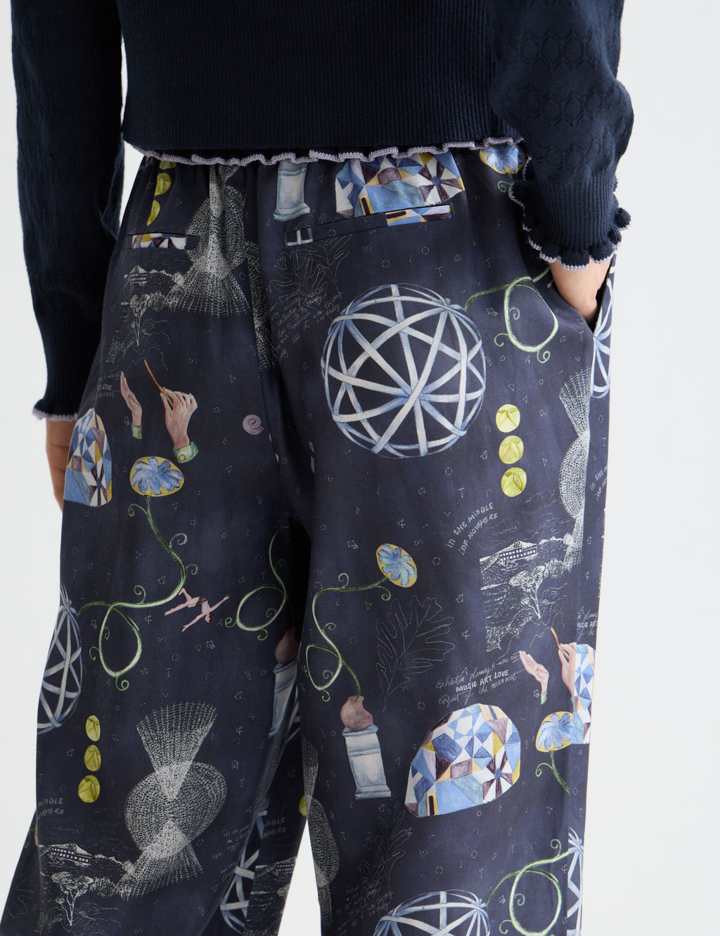 Gia - Mid rise wide leg elasticated trousers in block print