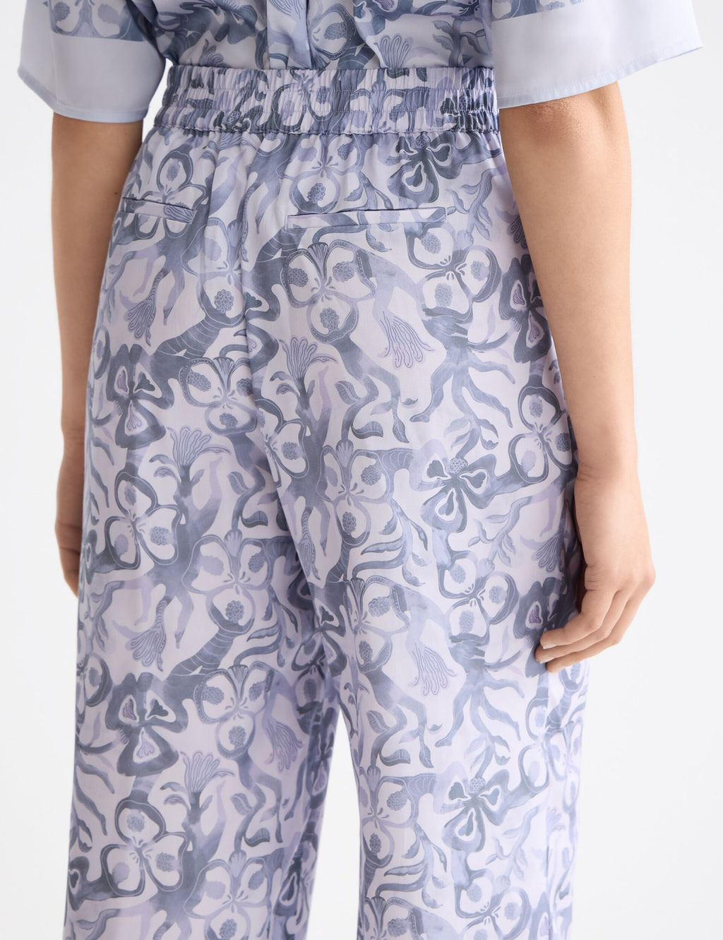 Gia - Mid rise wide leg elasticated trousers in block print