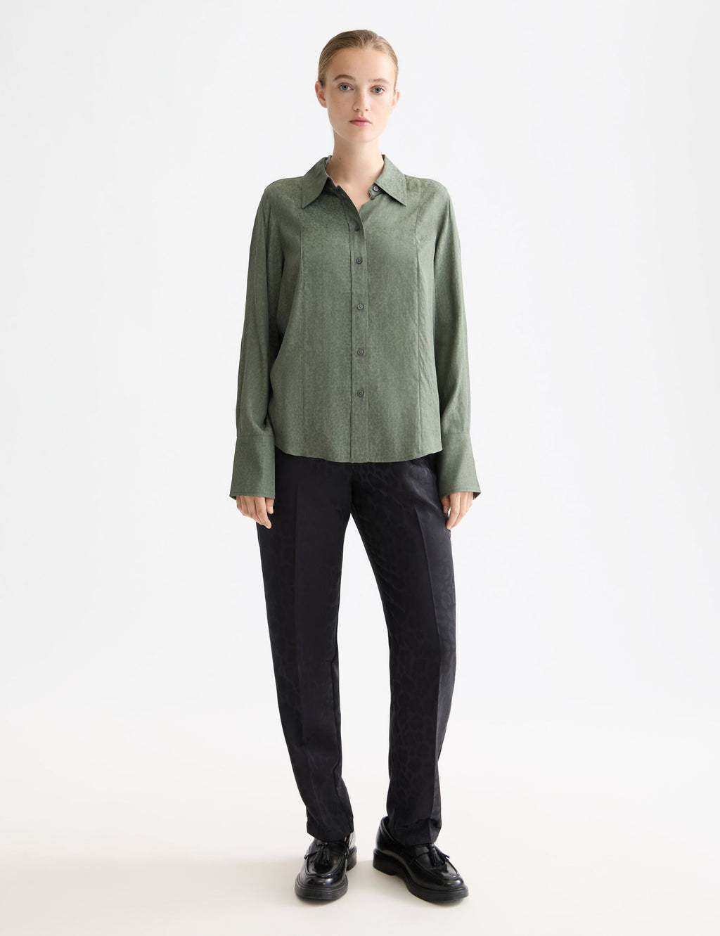 Maia - mid rise tapered leg jacquard pant