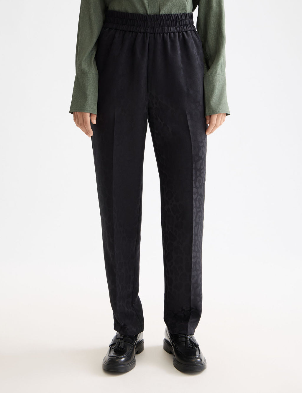 Maia - mid rise tapered leg jacquard pant