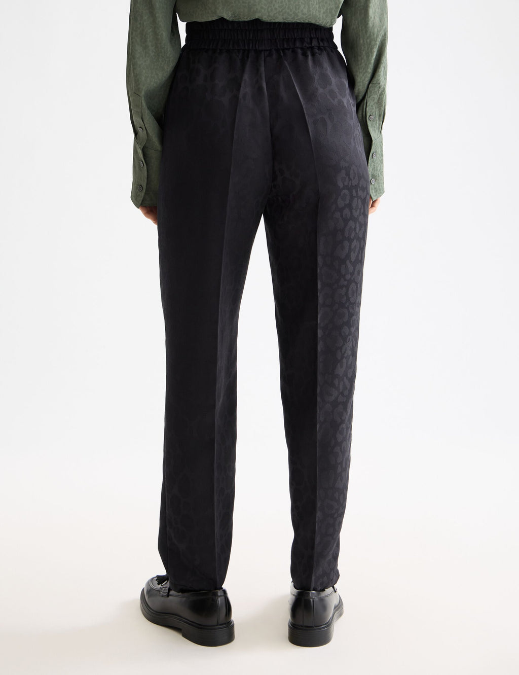 Maia - mid rise tapered leg jacquard pant
