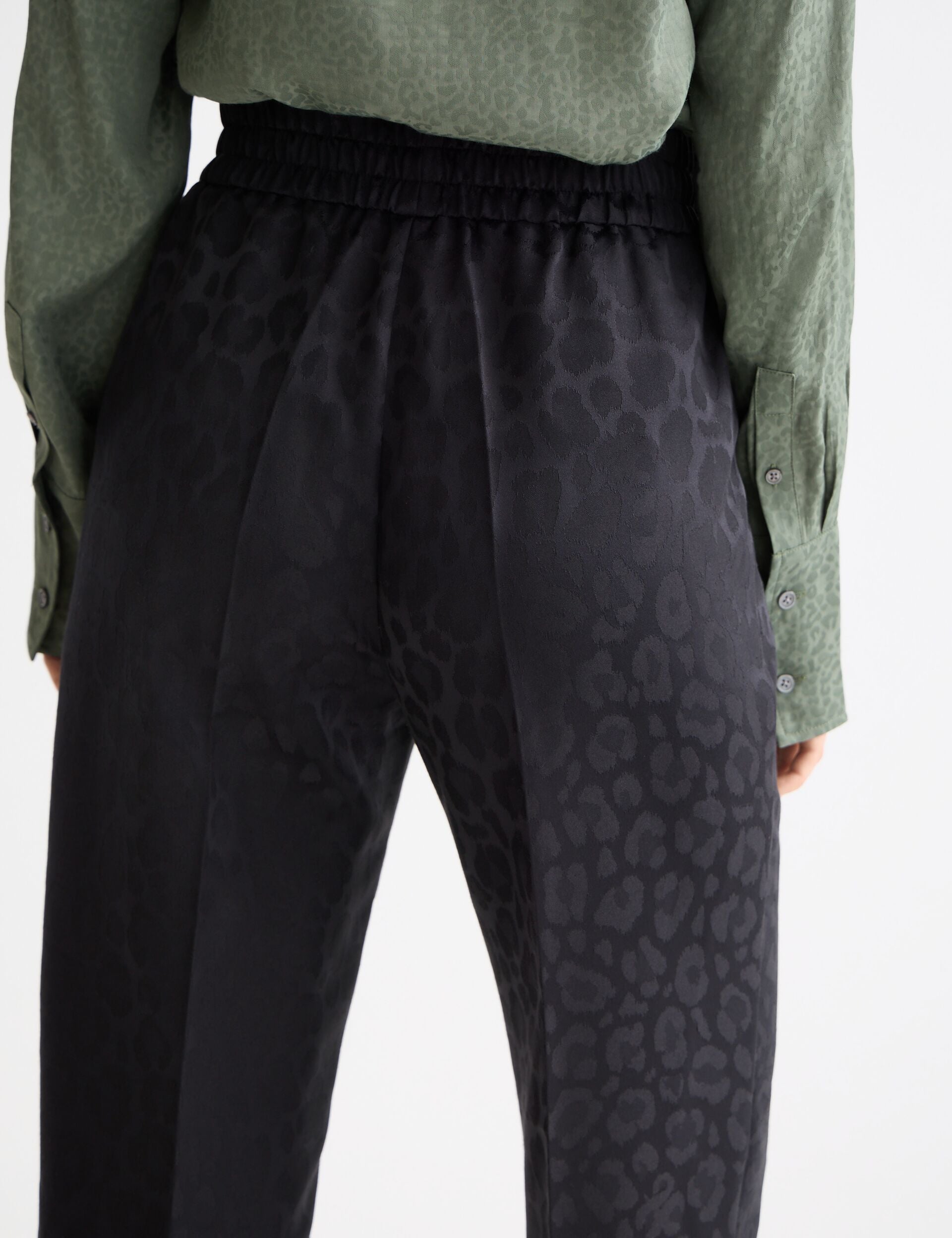 Maia - mid rise tapered leg jacquard pant