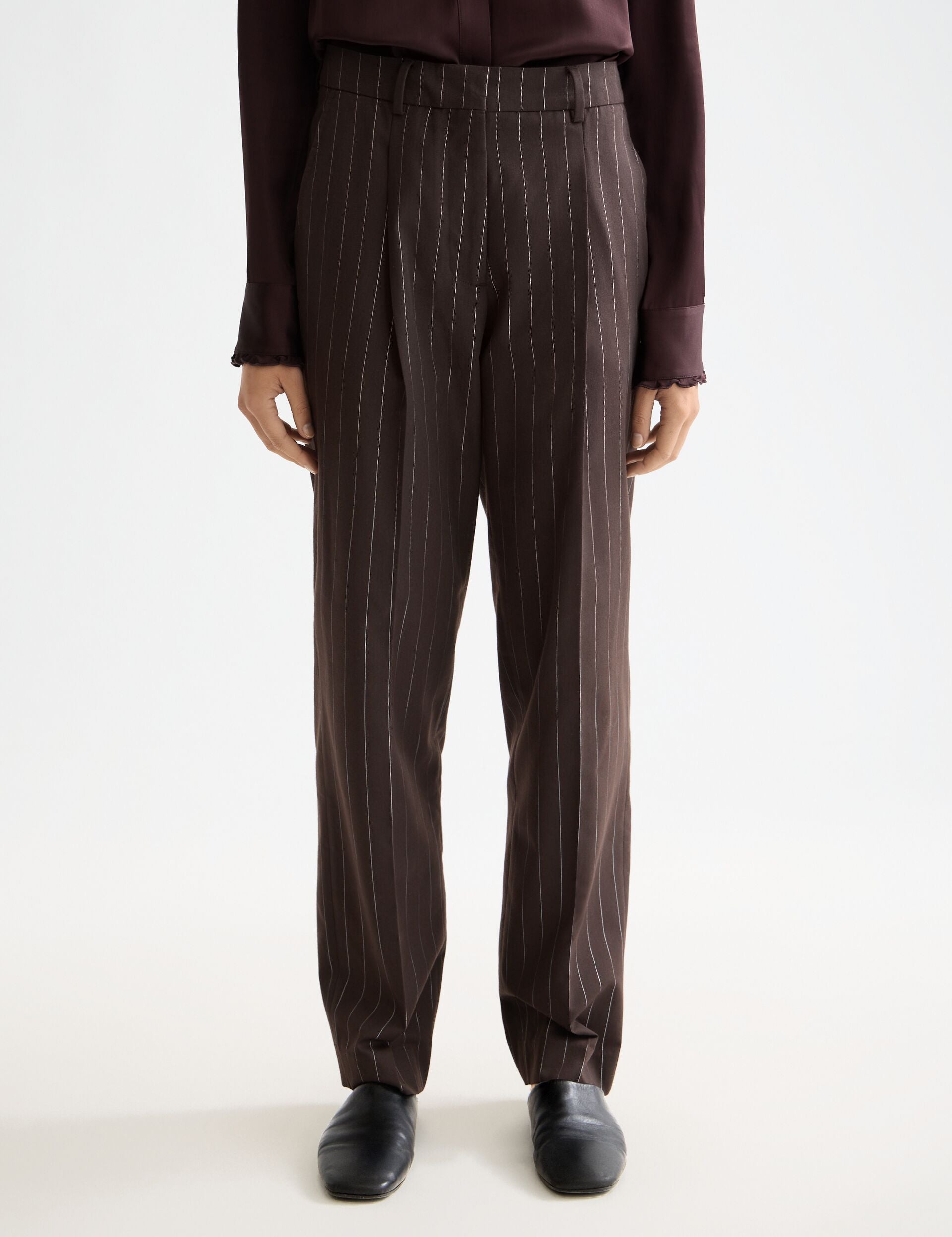 Robyn - high rise relaxed tapered leg