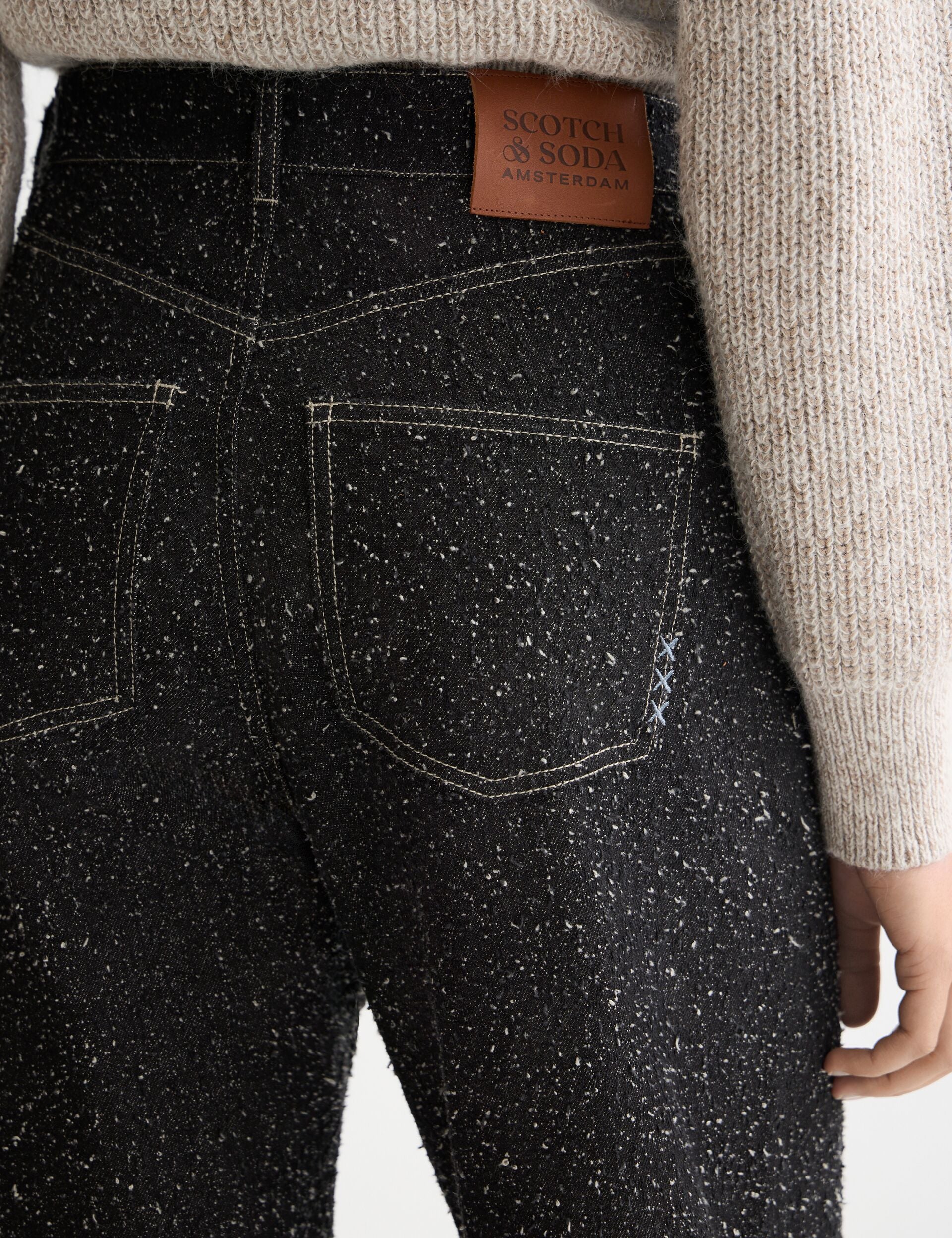 The Tide Balloon jeans — Black Snow