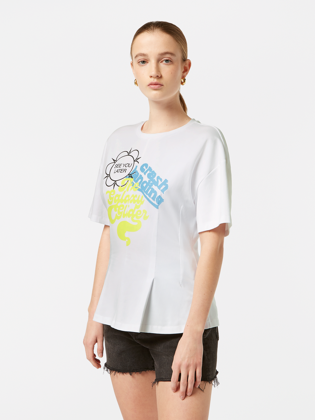 Fitted Short Sleeve Printed Artwork T-Shirt