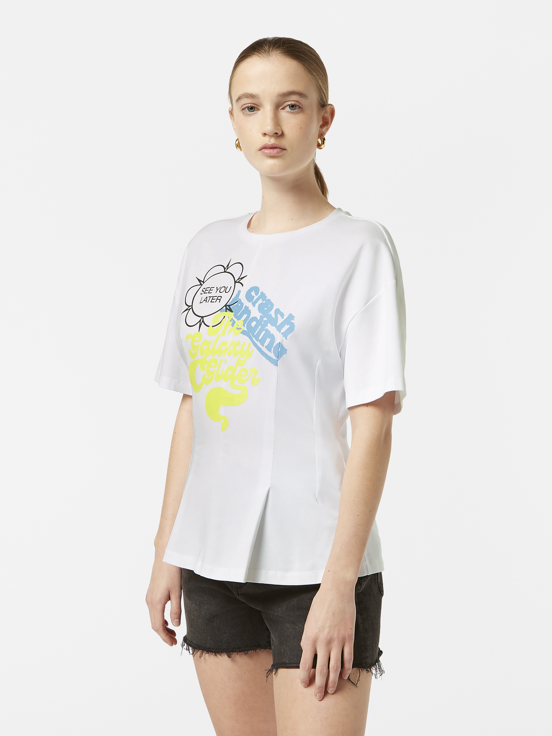 Fitted Short Sleeve Printed Artwork T-Shirt