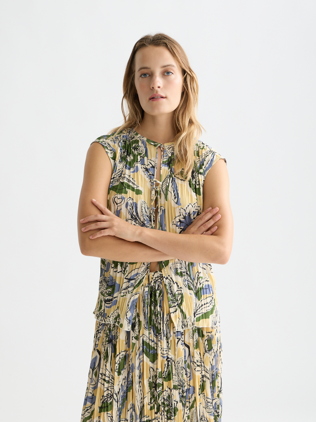 Micro Printed Pleat Top With Ties