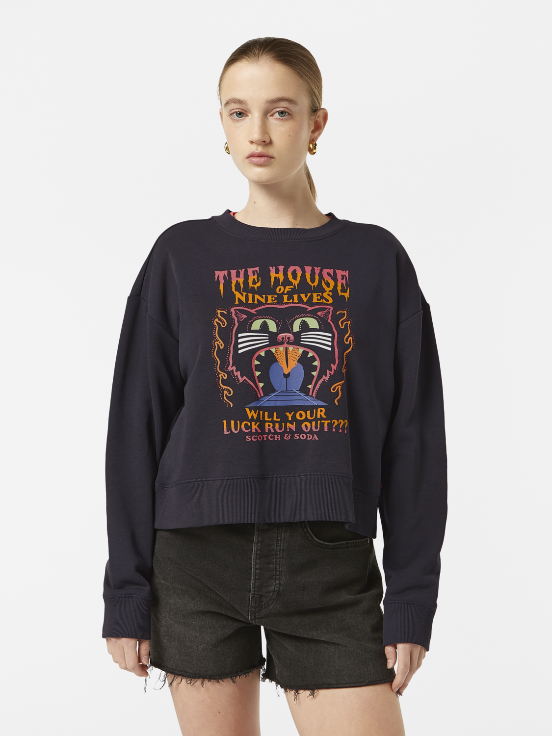 Rhinestone Artwork Loose-Fit Sweatshirt
