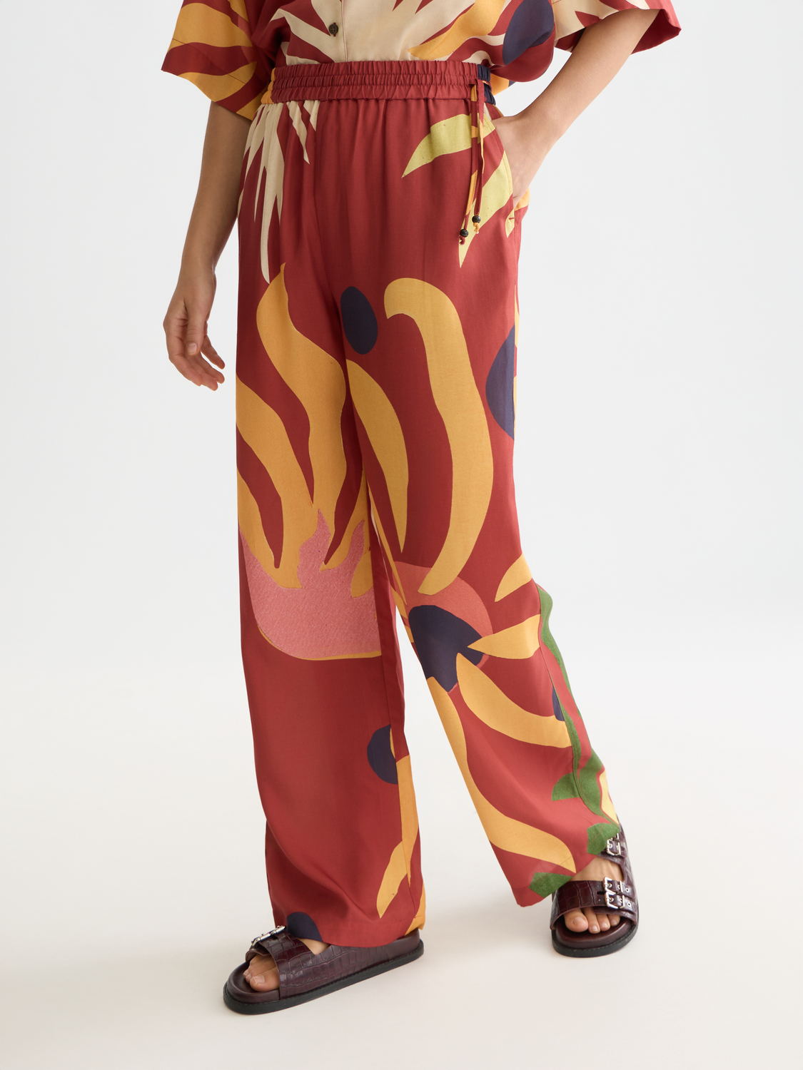 Gia - All Over Printed Pull On Pants