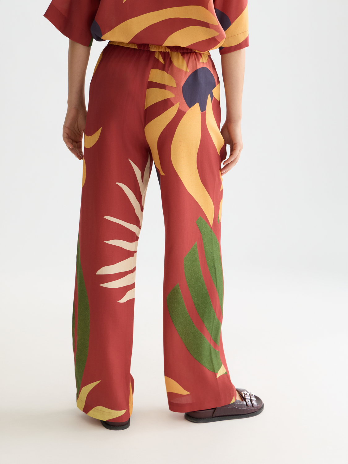 Gia - All Over Printed Pull On Pants