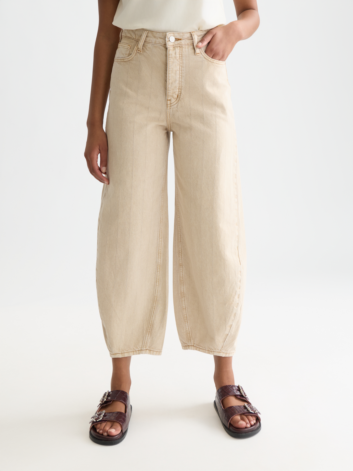 The Loop High Rise Barrel Leg